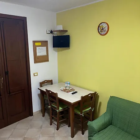 Letizia Apartment *
